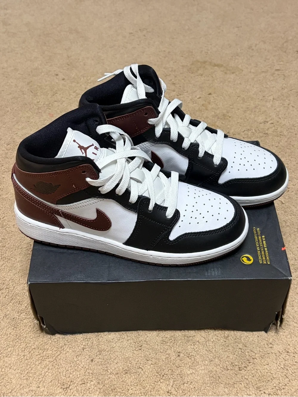 Jordan mid tops